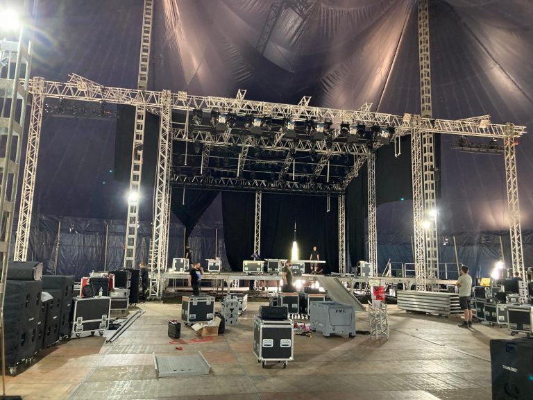 2017 Aufbau Zeltspektakel